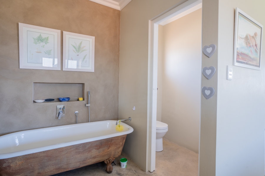 5 Bedroom Property for Sale in Kidds Beach Eastern Cape